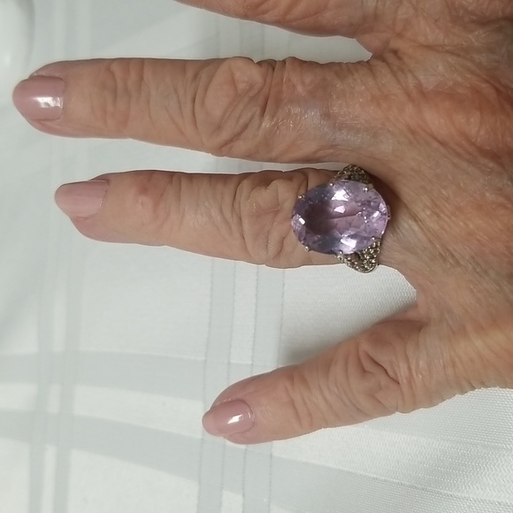 LAVENDER AMETHYST, Sz 7, Approx. 9.50 CTW Ring in 925 Sterling Silver. EUC - Picture 3 of 5